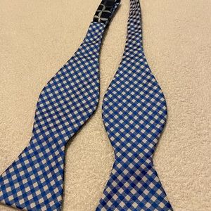 Stylish HERMOSA Double Sided Adjustable Bow Tie